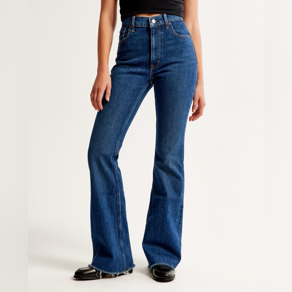 BNWT Abercrombie & Fitch The 70s Vintage Flare Ultra High Rise jeans
